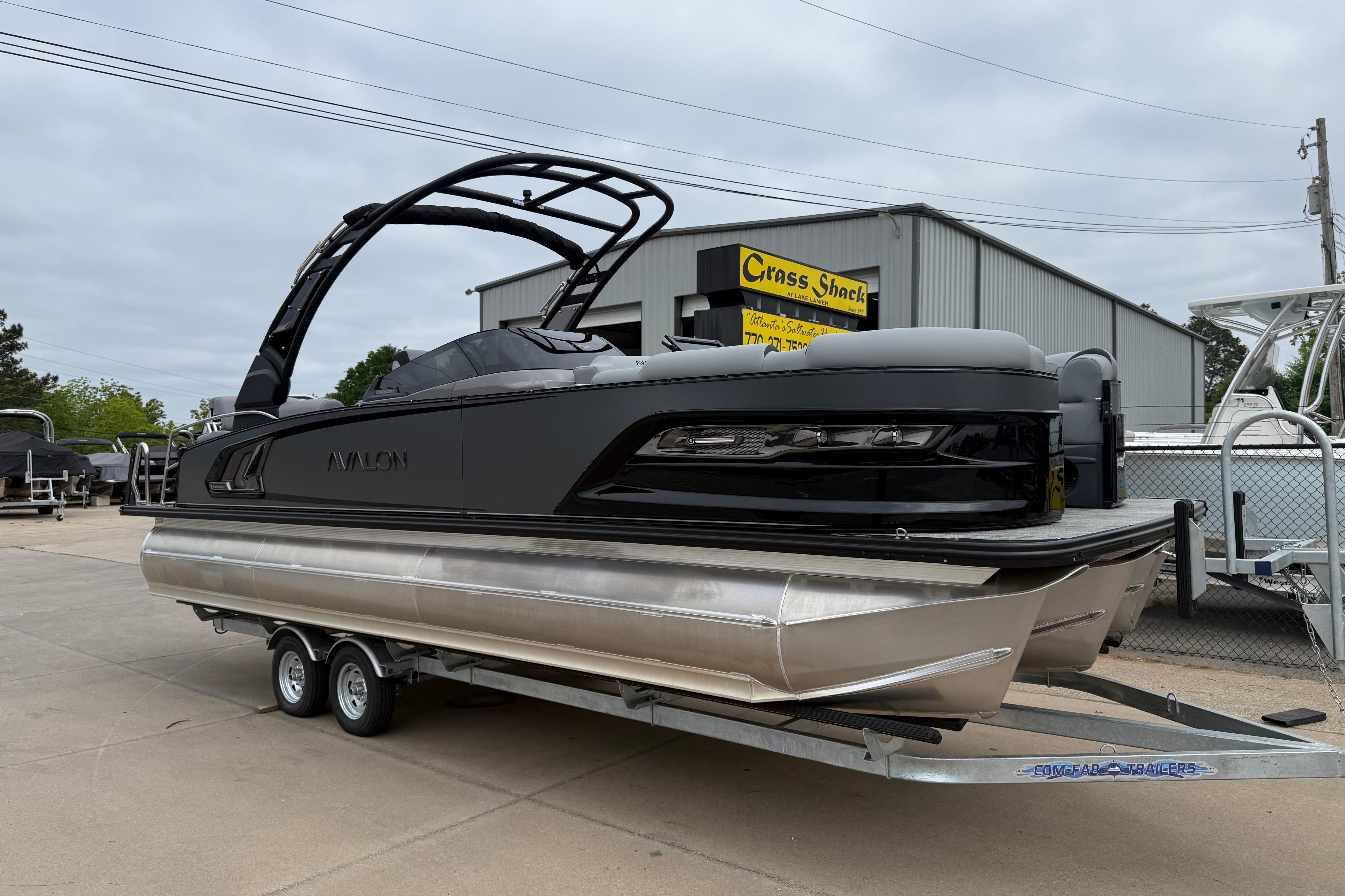 2026 Avalon Excalibur LTD Quad Lounge Windshield
