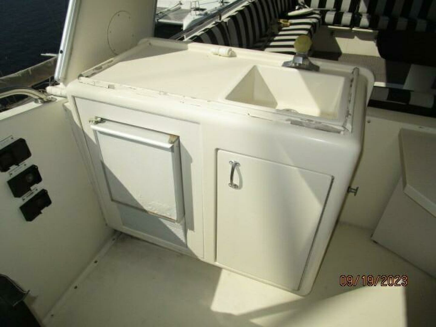 1986 Hatteras 63 CPMY - Image 21