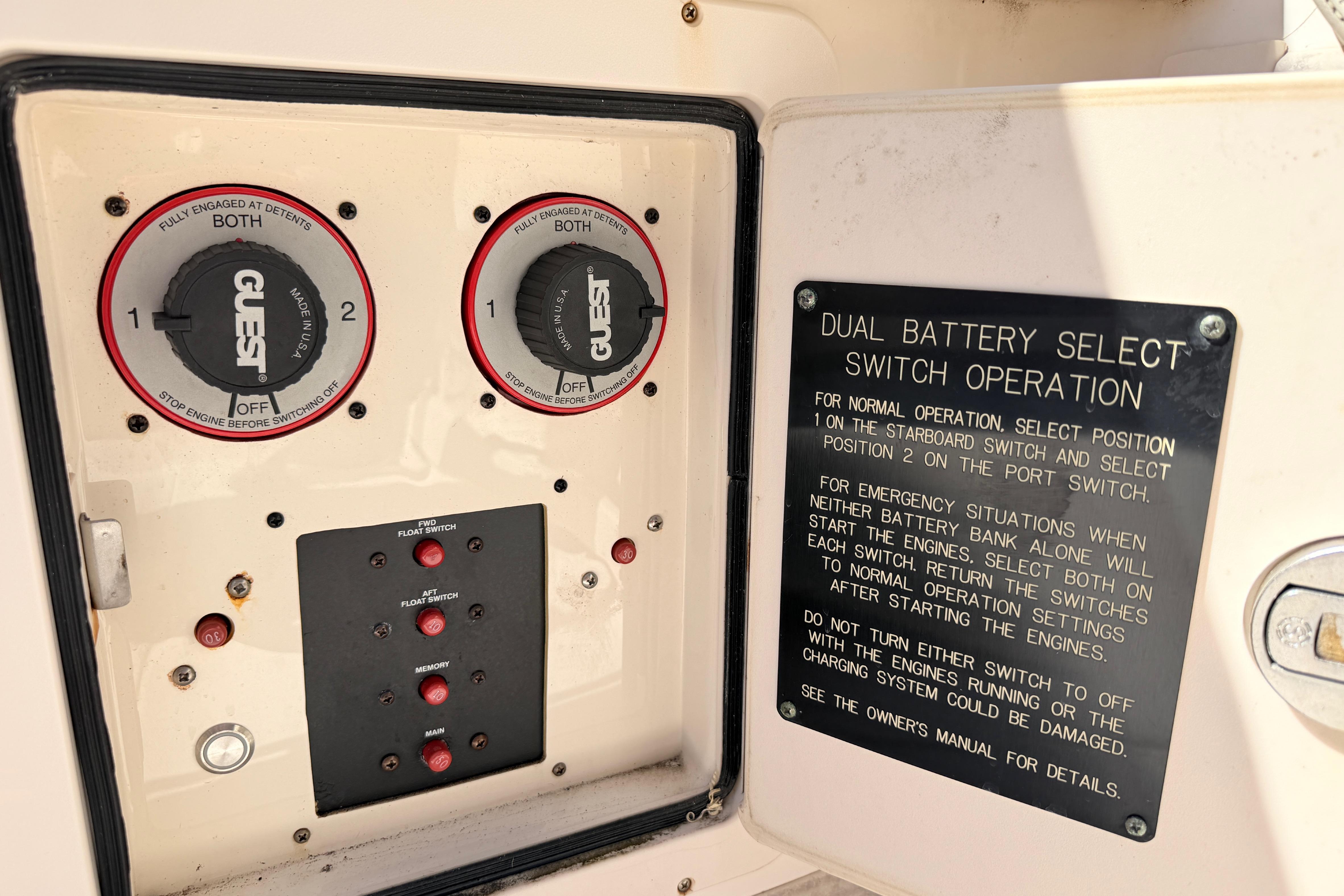 2006 Grady-White Sailfish 282 dual battery switch panel with operation instructions.