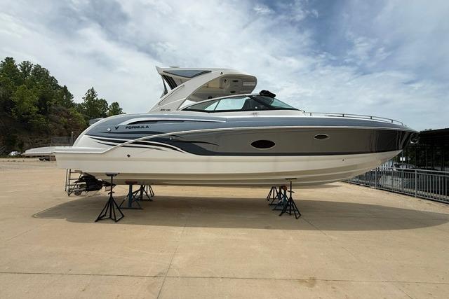 2025 Formula 350 Crossover Bowrider I/O