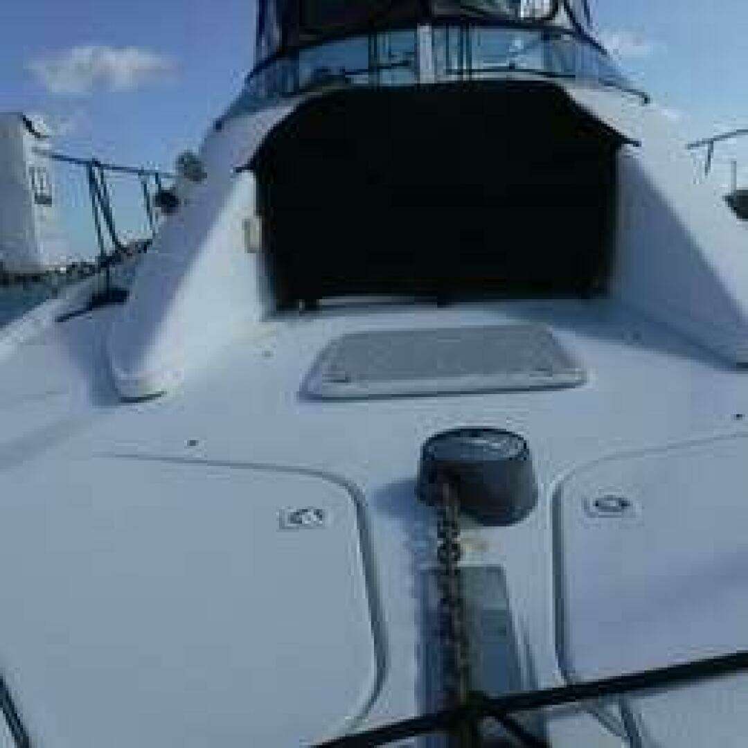 2001 Carver 350 Mariner - Image 17