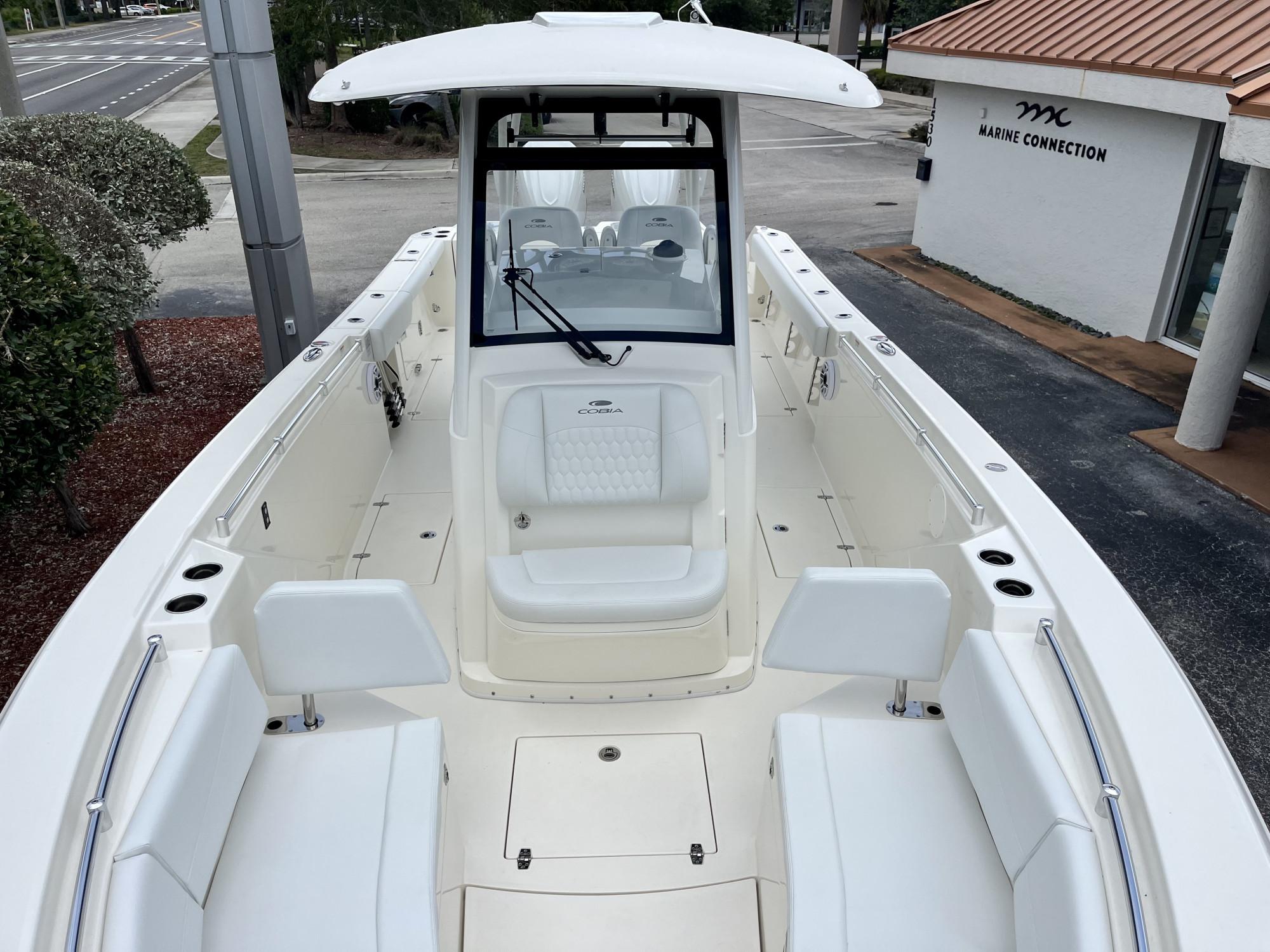 2025 Cobia 320 Center Console - 22
