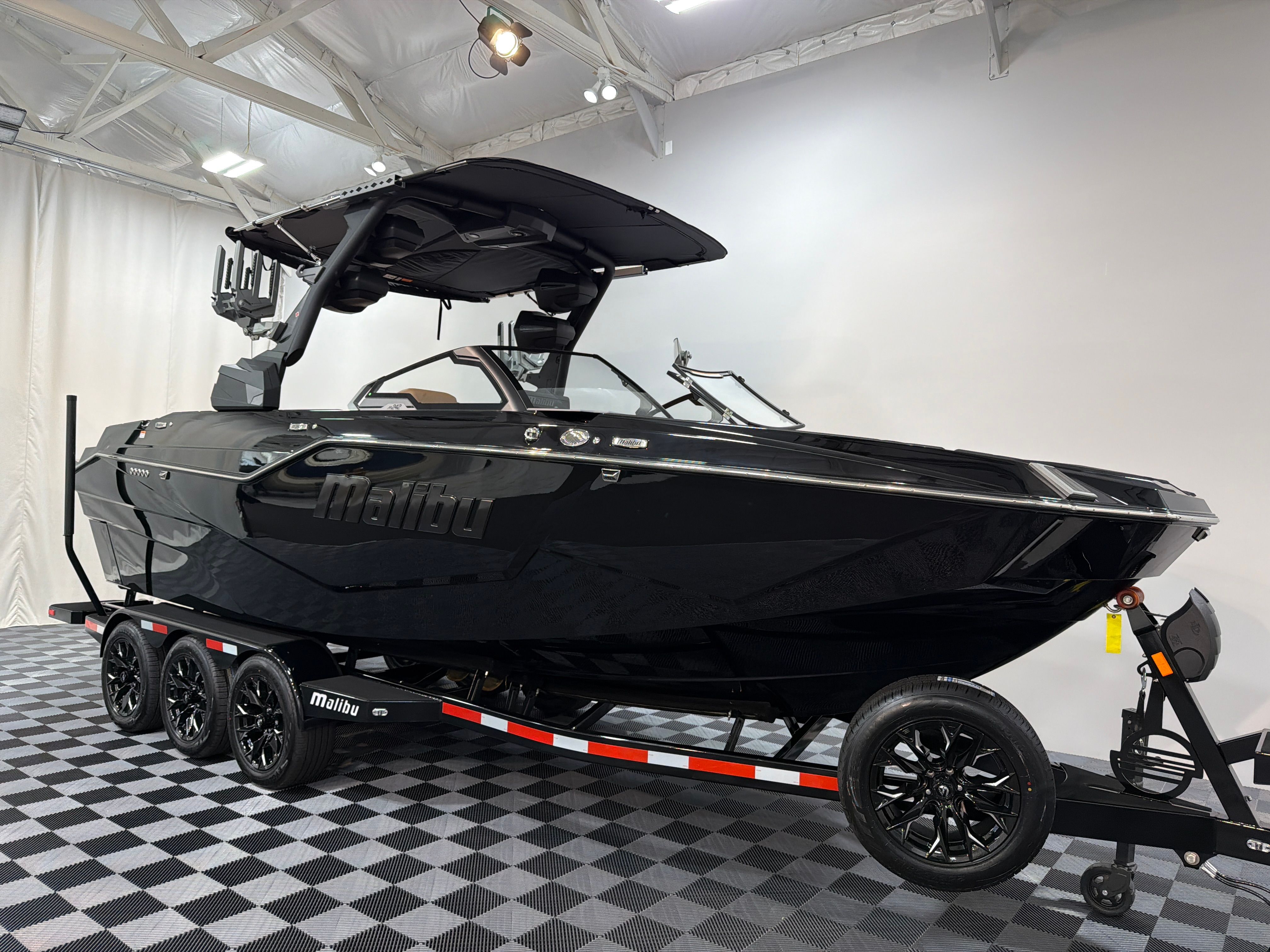 2026 Malibu M242 - 2