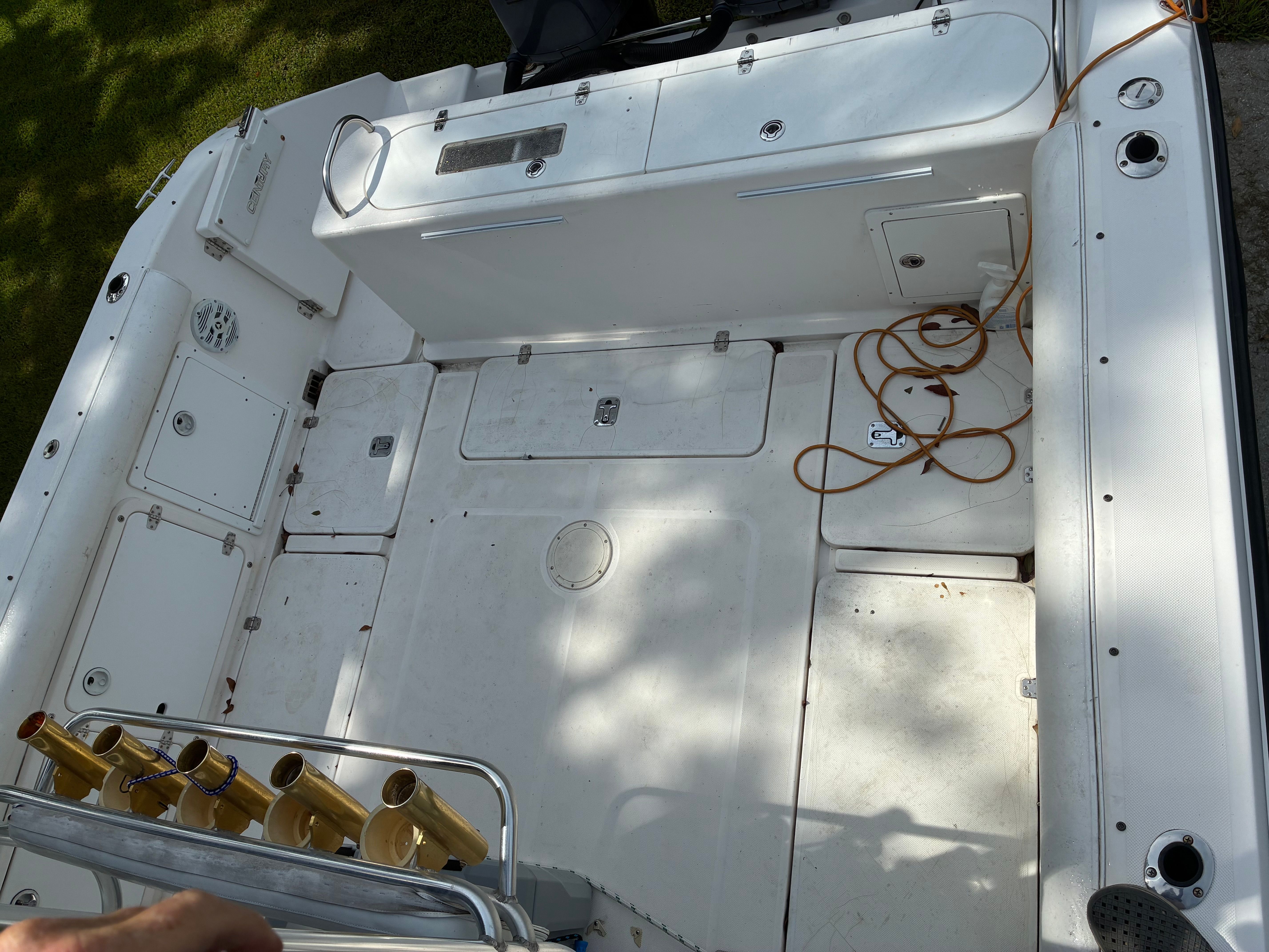 2001 Century 3200 Center Console - 10