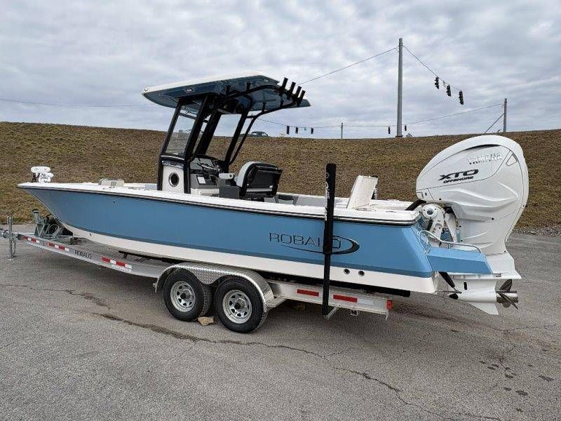 2026 Robalo 266 Cayman - 16