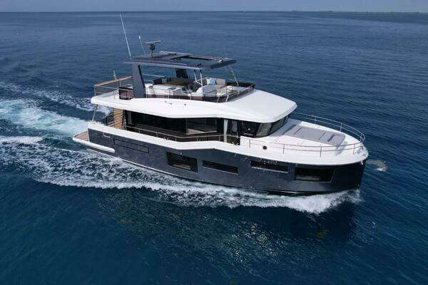 2026 Beneteau Grand Trawler