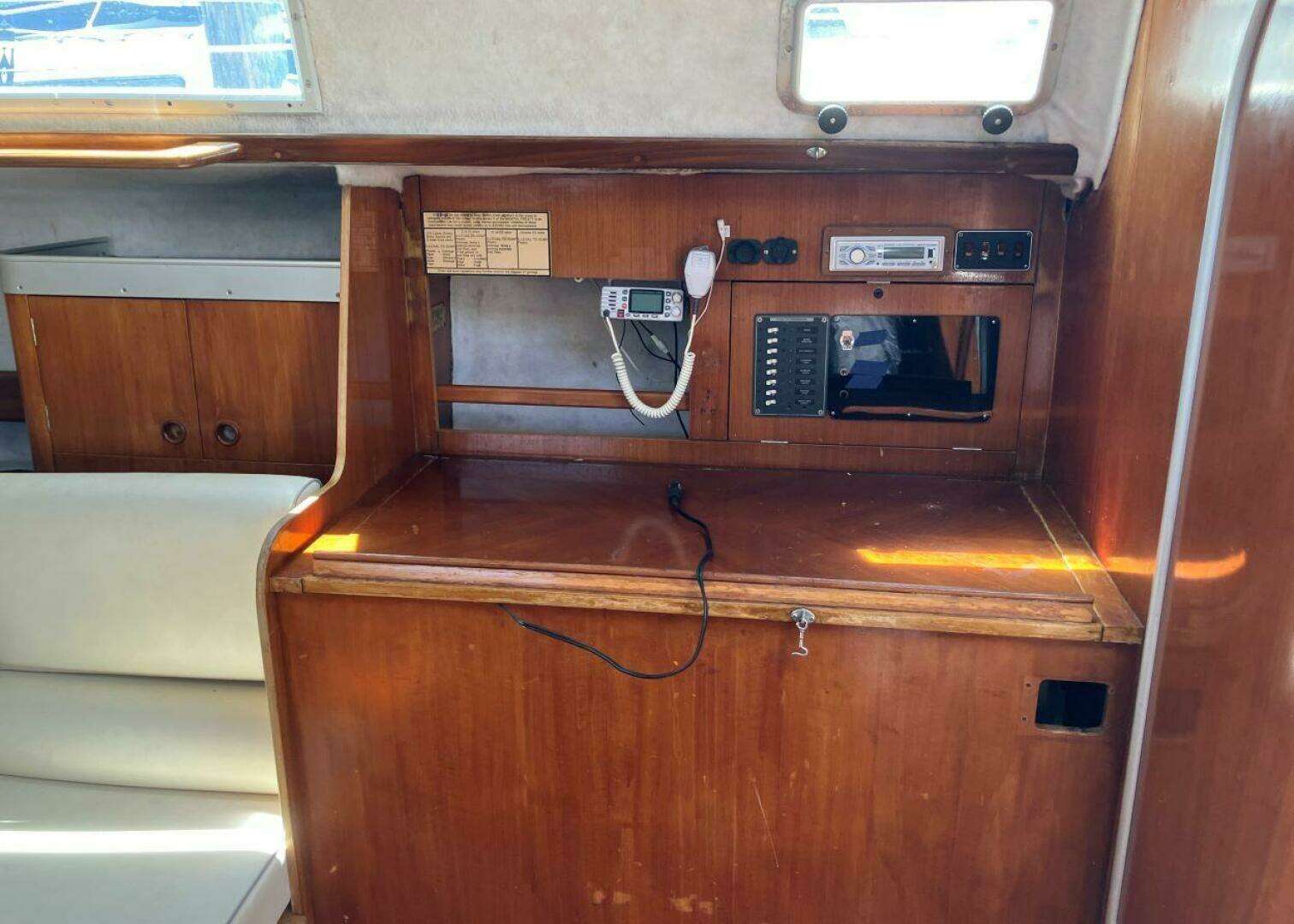 1991 Beneteau Moorings 38 - Image 6