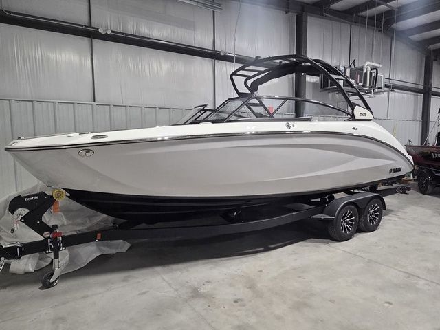 2026 Yamaha Boats 252S - 2