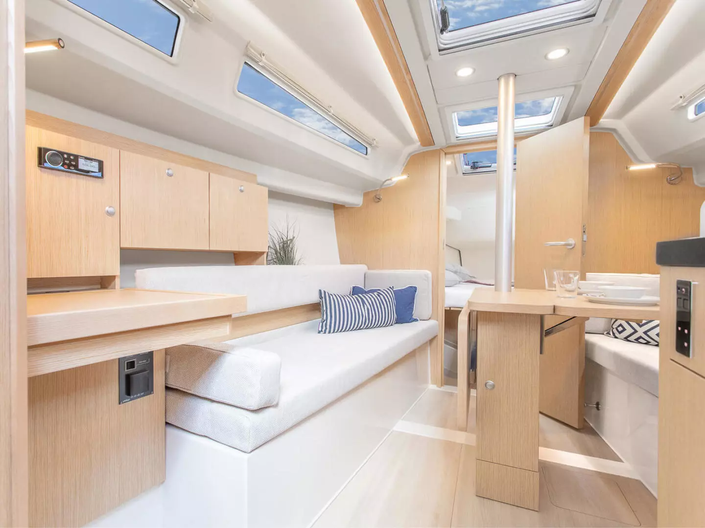 2025 Hanse 315 - Image 40