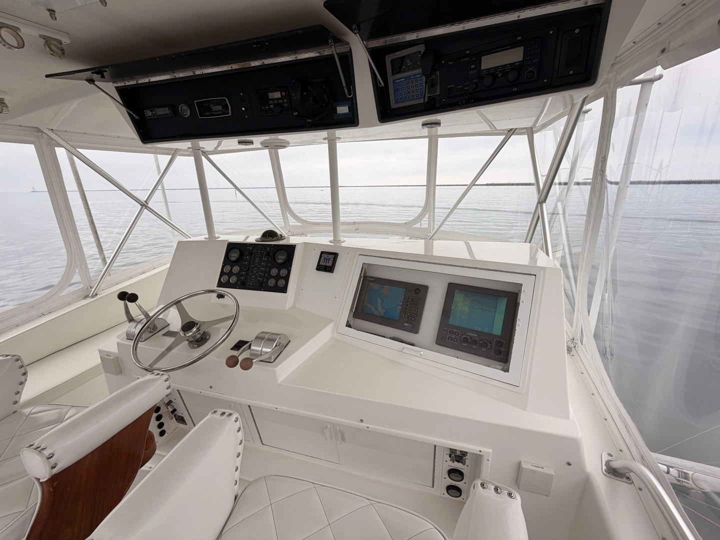1994 Viking 50 Convertible - Image 22