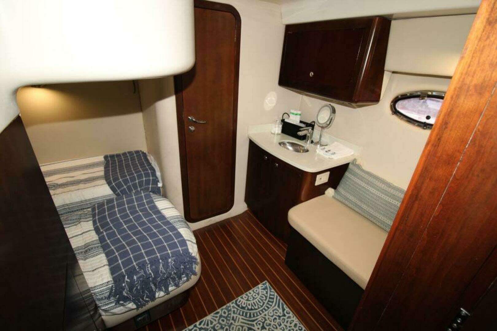 2002 Regal 4260 Commodore - Image 32
