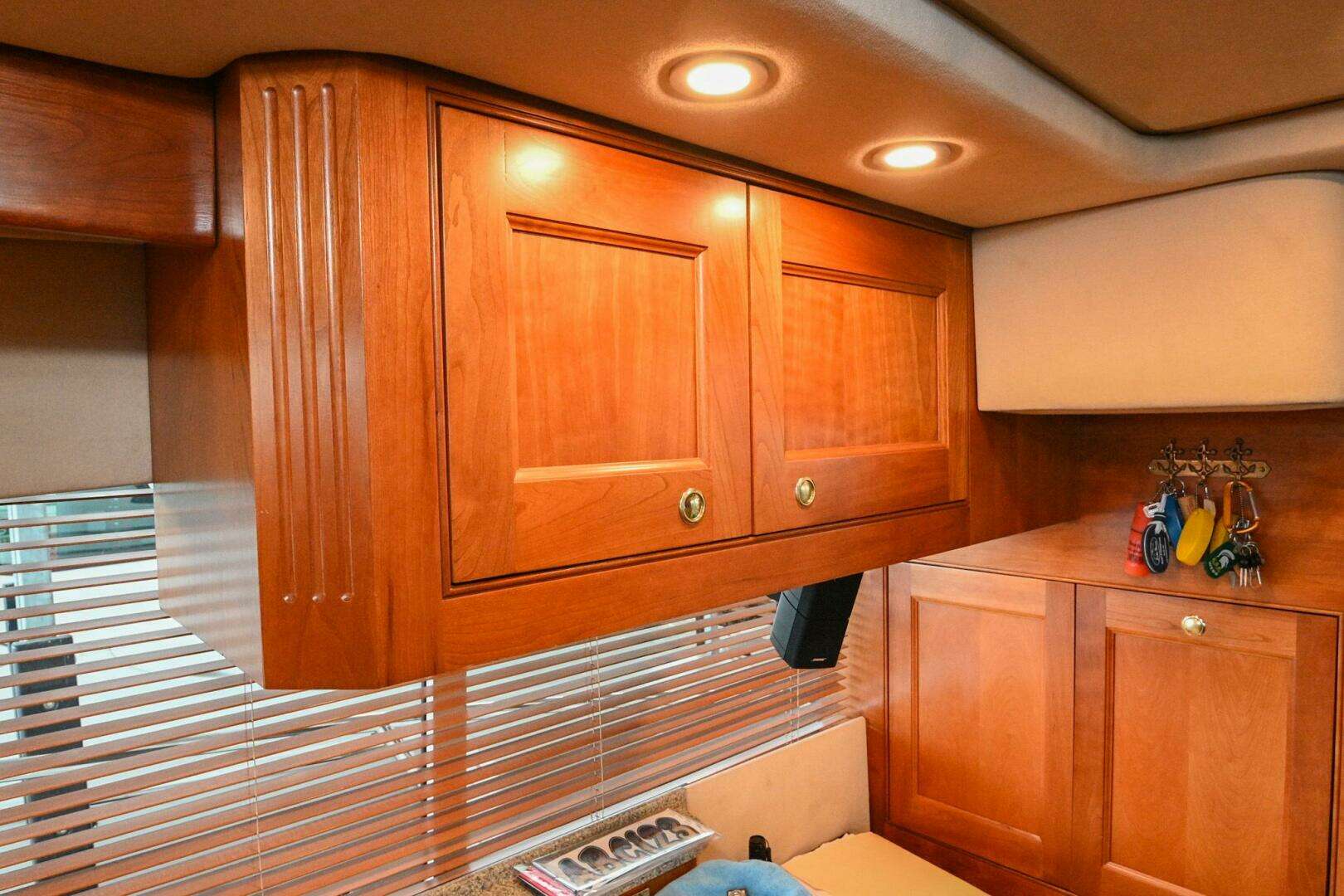 2002 Cruisers Yachts 5000 Sedan Sport - Image 35