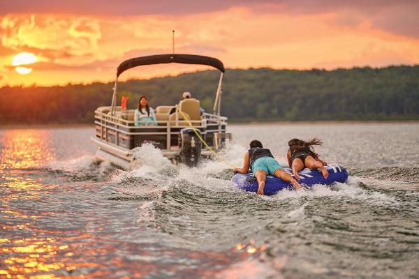 2025 Sun Tracker SportFish 22 DLX - 98