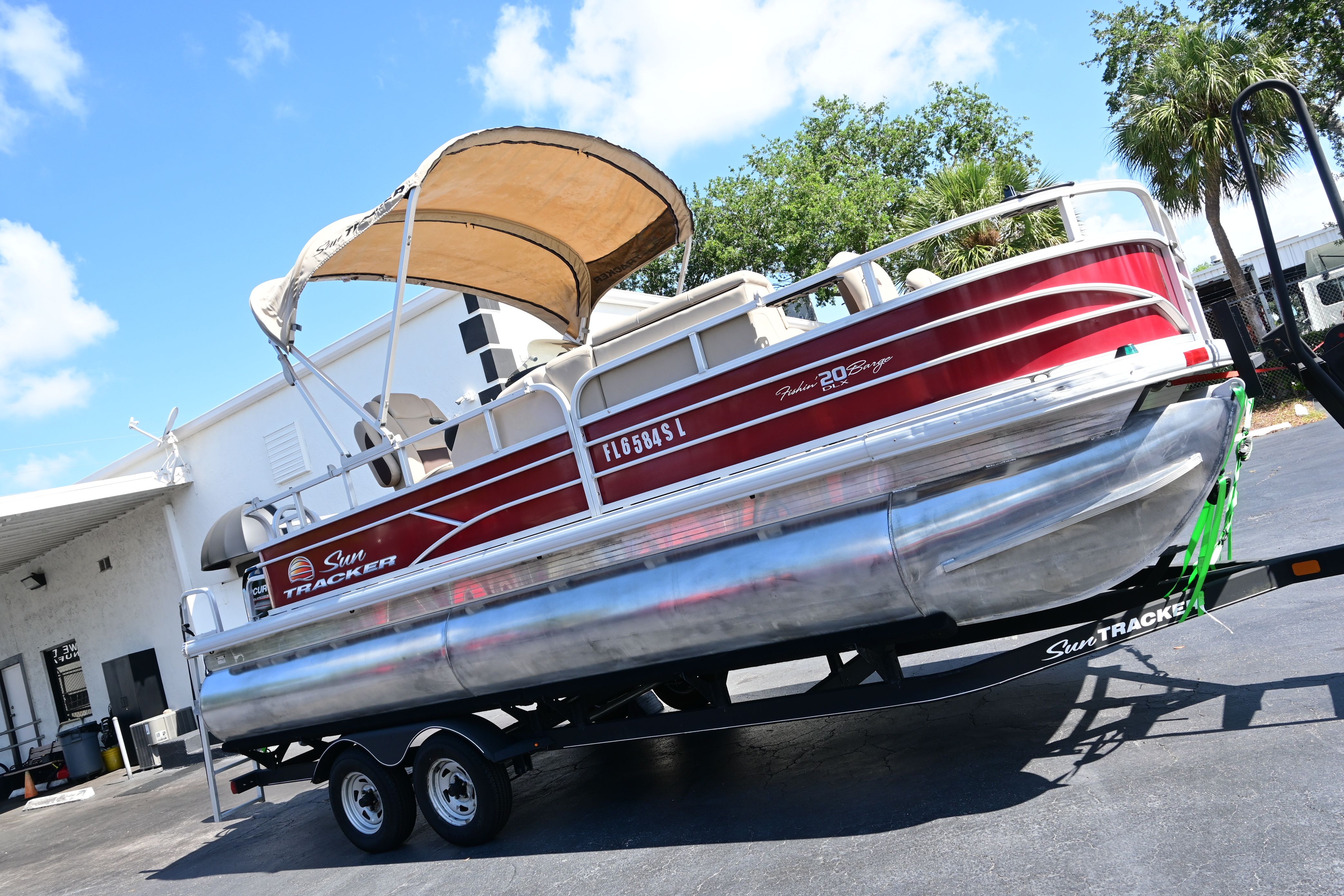 2019 Sun Tracker FISHI