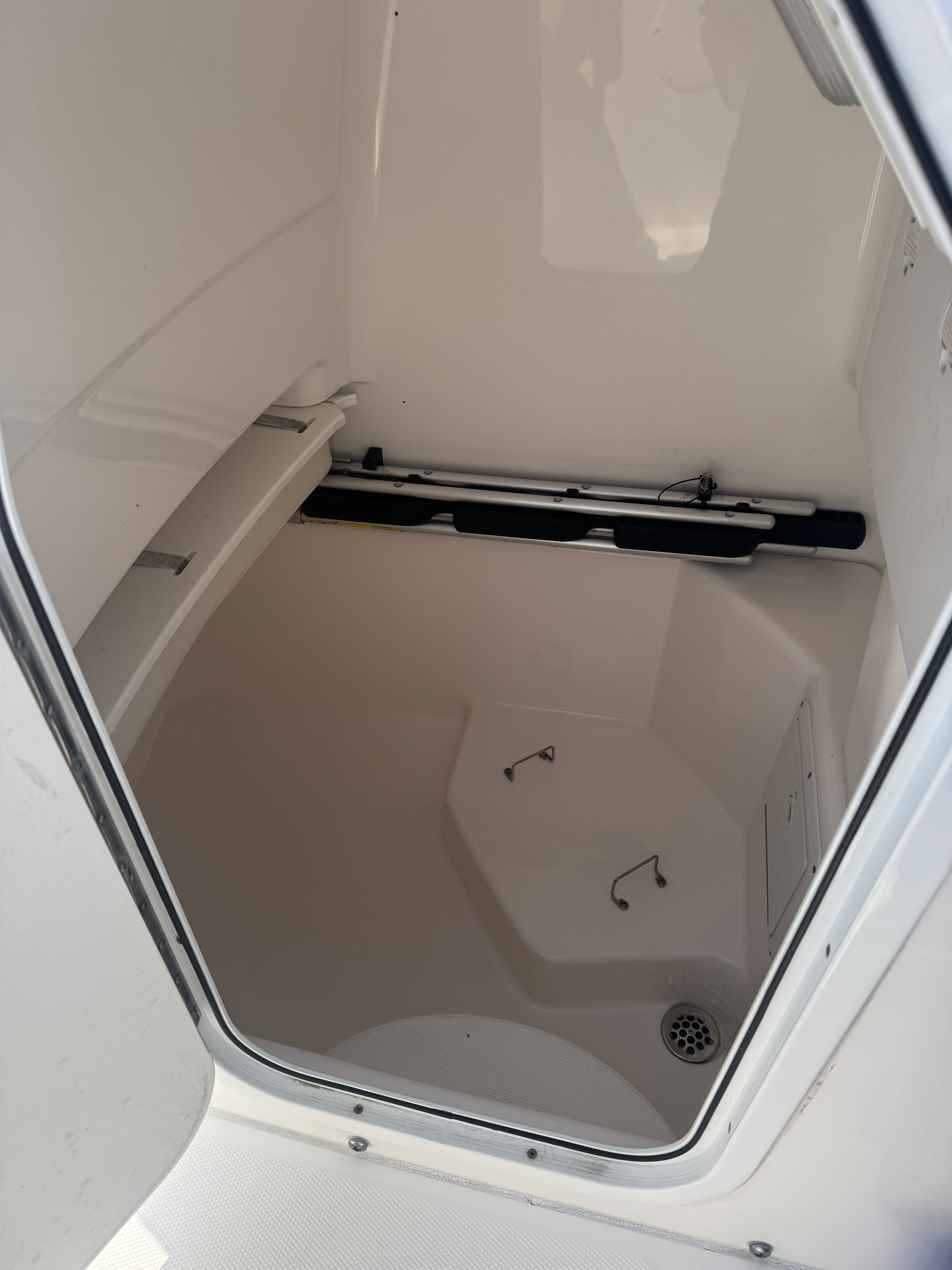 2013 Everglades 230 Center Console - 5