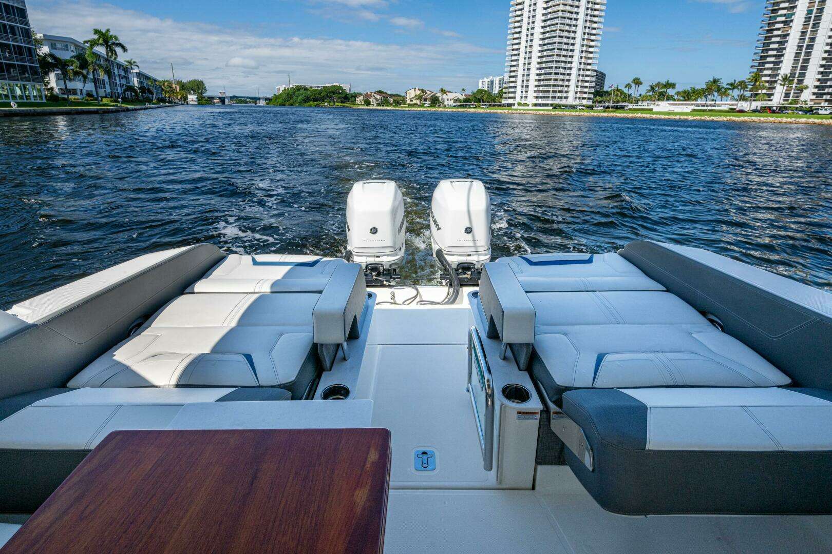 2021 Tiara Yachts 34 LX - Image 12