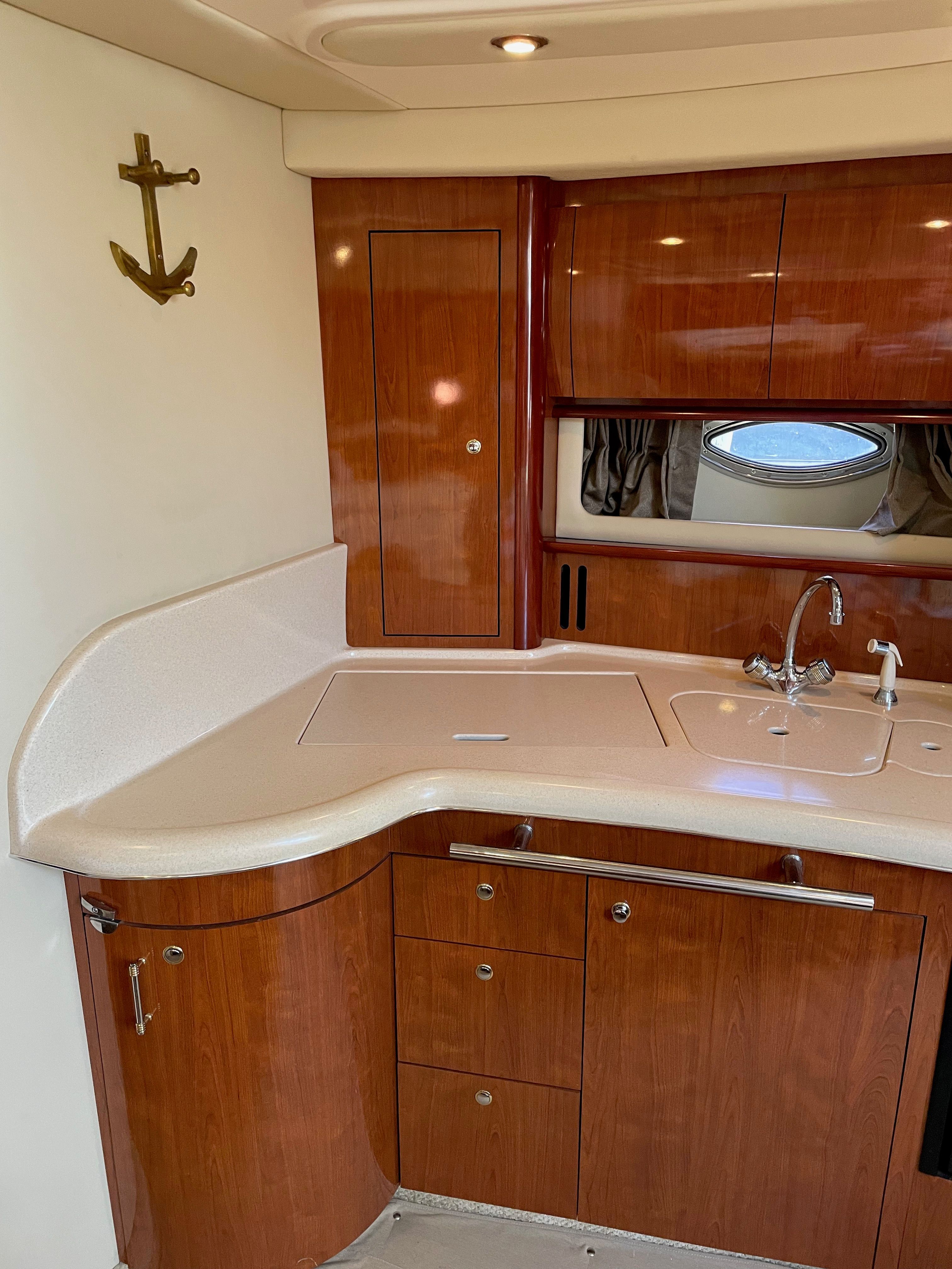2003 Sea Ray 420 Sundancer - 23