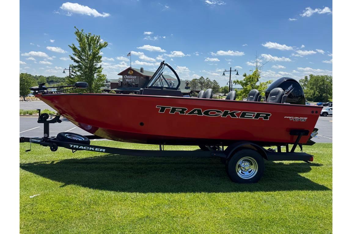 2026 Tracker Pro Guide V-16 WT