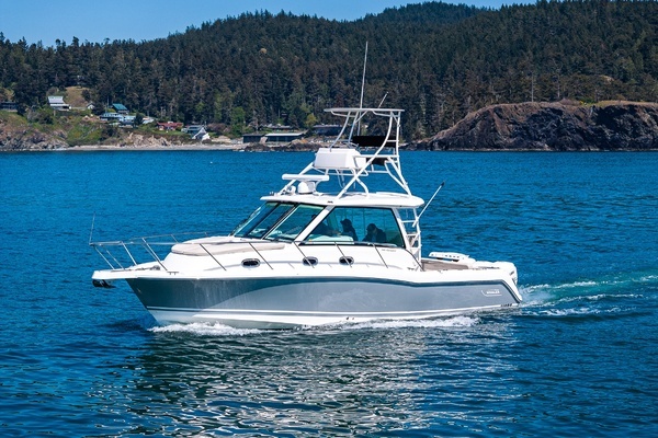 2019 Boston Whaler 345 Conquest