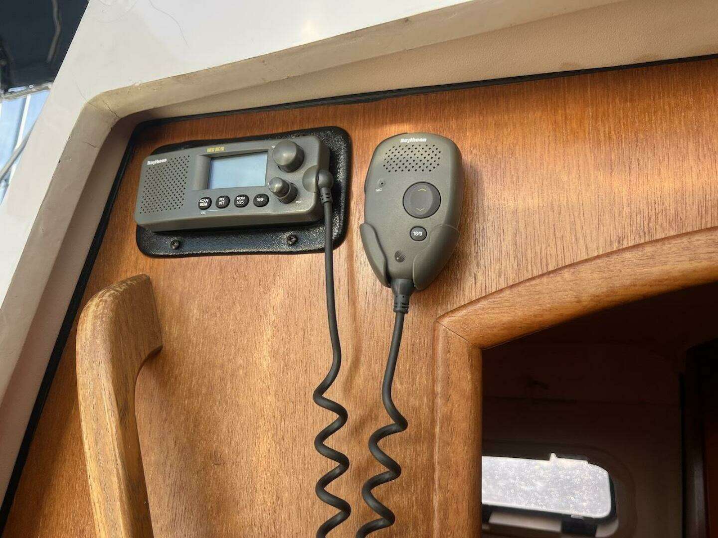 2002 Hunter 326 - Image 12