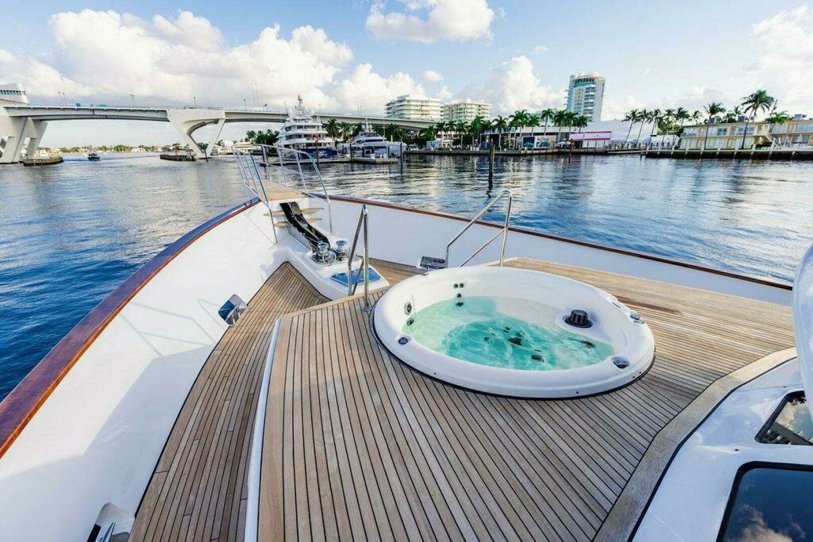 2009 Crystal Yachts Enclosed Pilothouse - Image 33