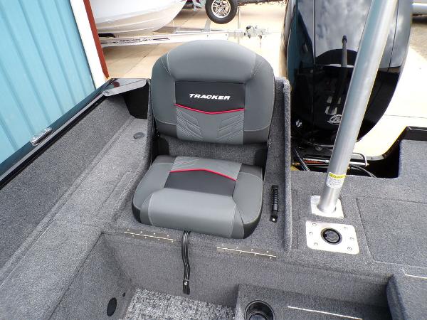2025 Tracker Pro Guide V-175 Combo boat seat, gray and black design.