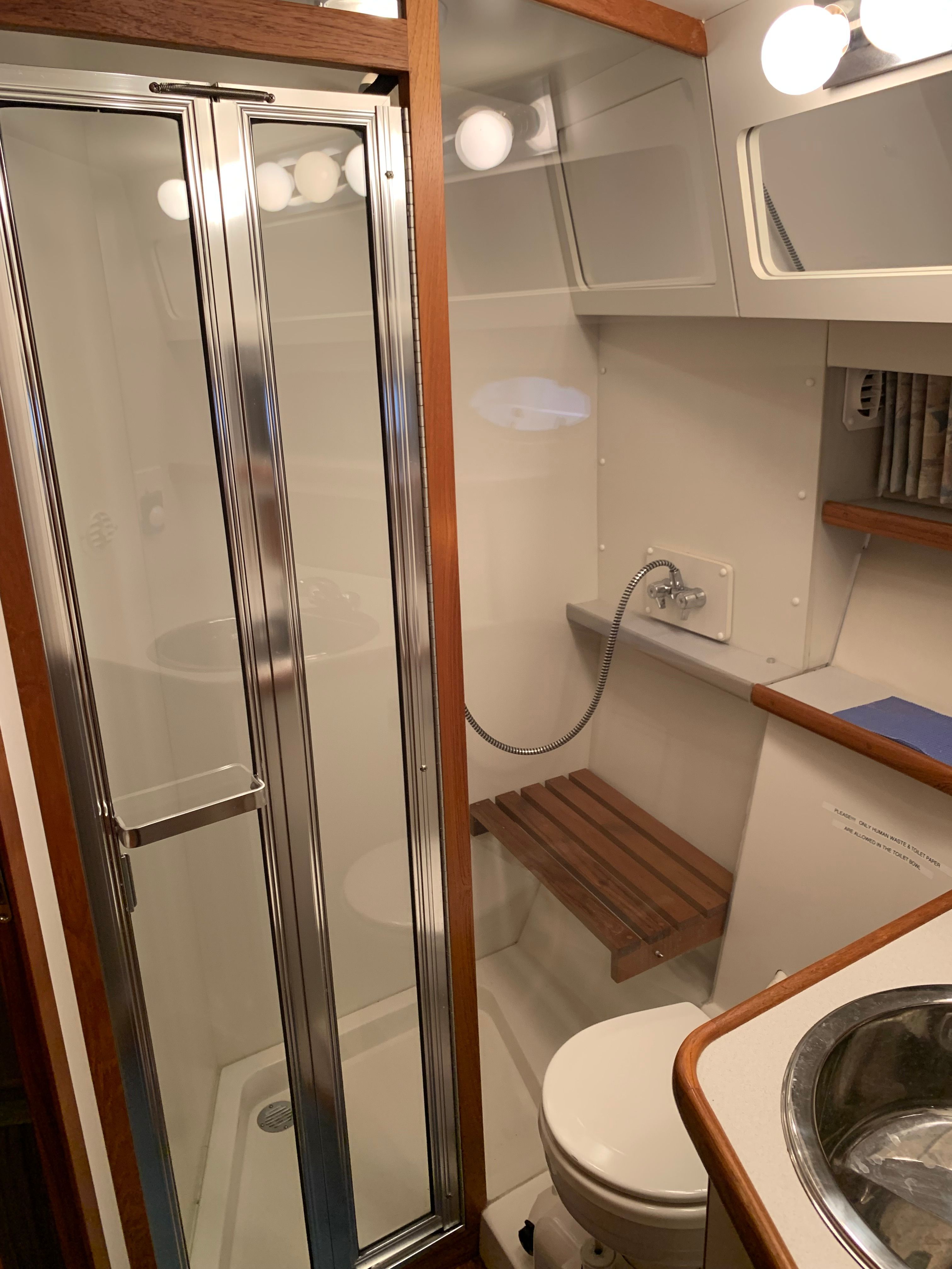 1994 Carver 430 Cockpit Motor Yacht - 10