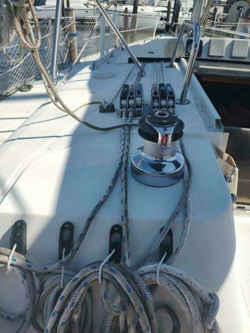 1987 Hunter 37 Legend - Image 14