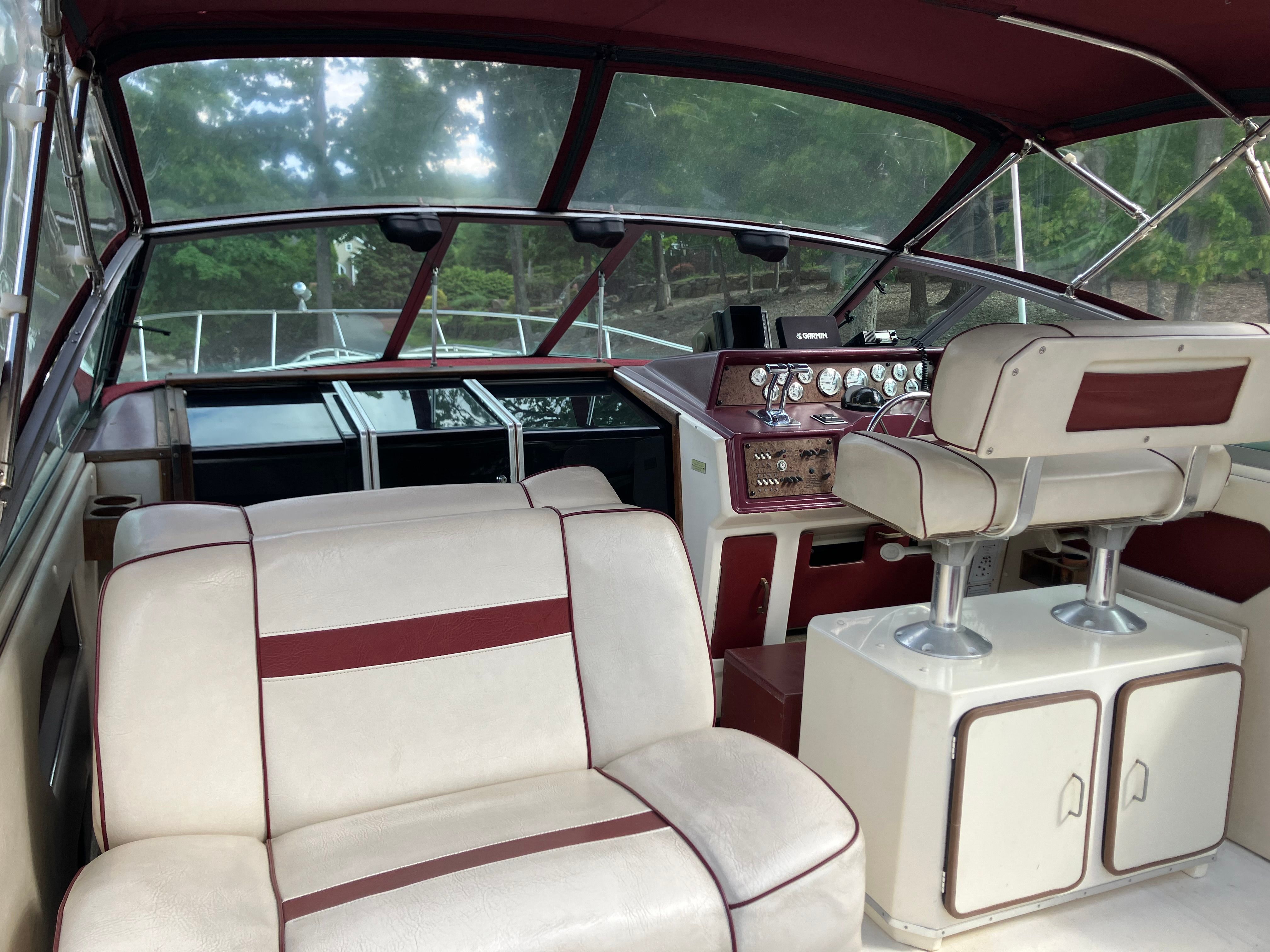 1985 Sea Ray 34 Express Cuiser - 9