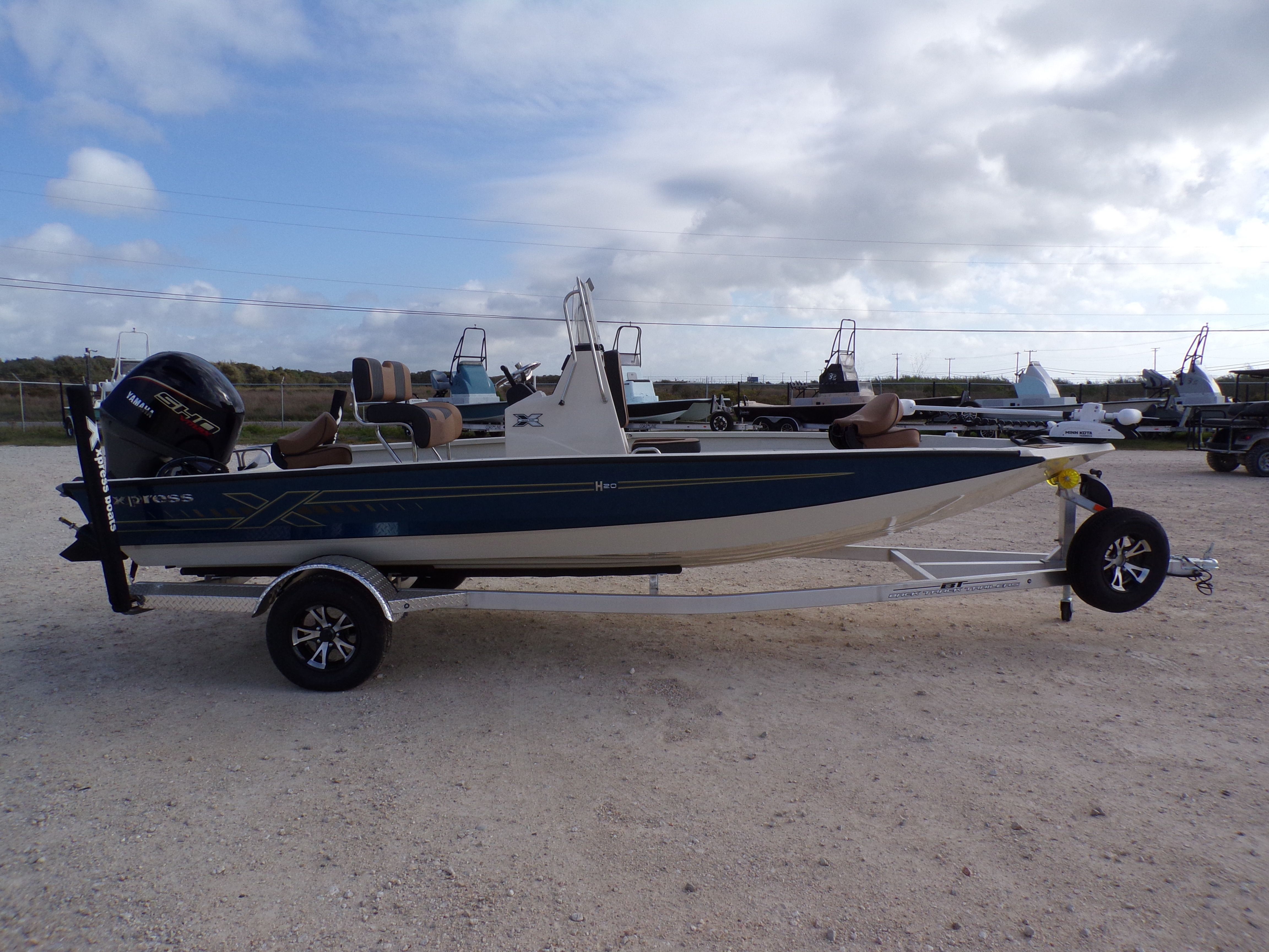2026 Xpress H20BAY - 11
