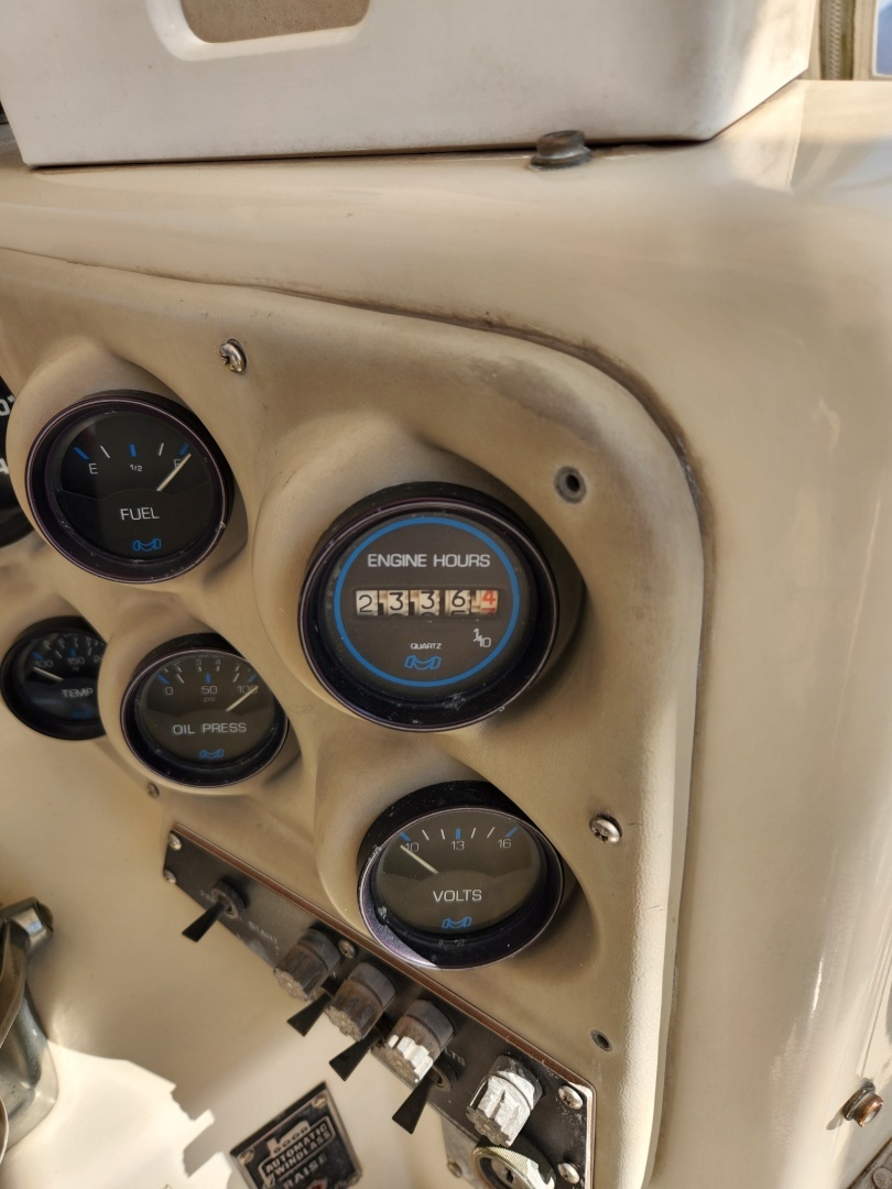 1987 Luhrs Convertible - Image 33