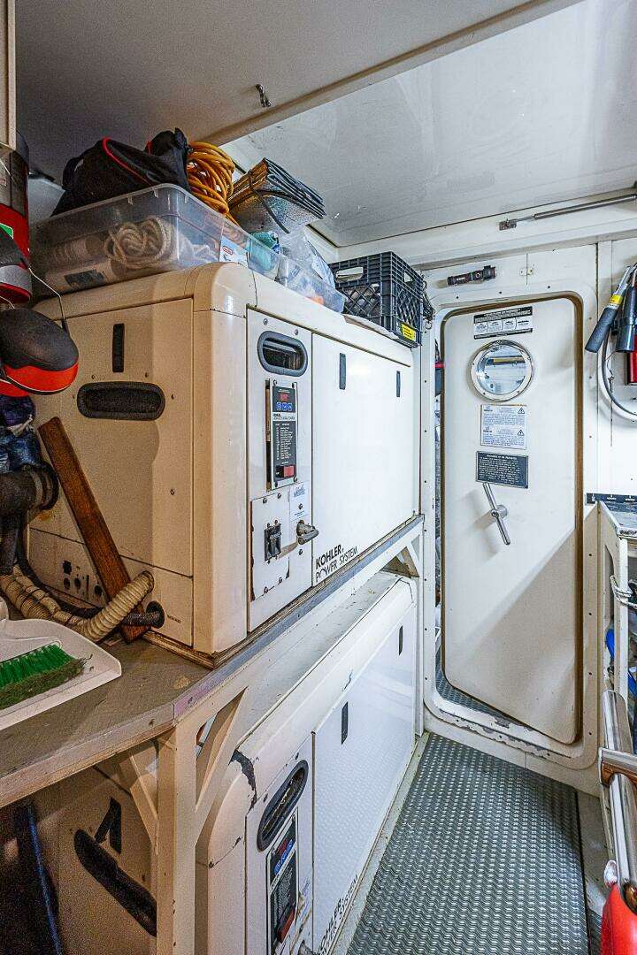 2006 Ferretti Yachts 830 - Image 138