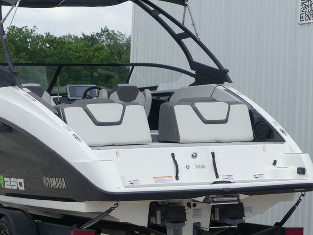 2022 Yamaha Boats AR250 - 8