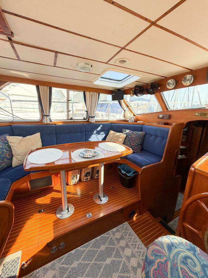 1986 Nauticat 40 Cutter Ketch Pilothouse - Image 31