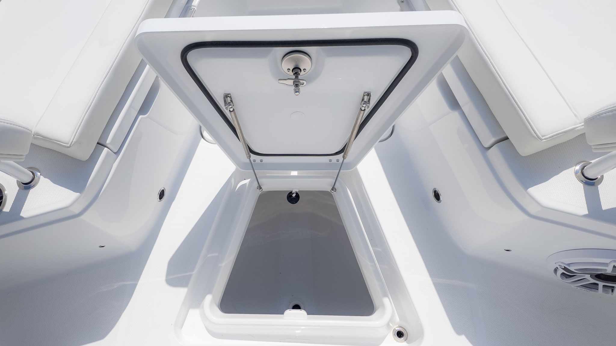 2026 Everglades 285 Center Console - 31