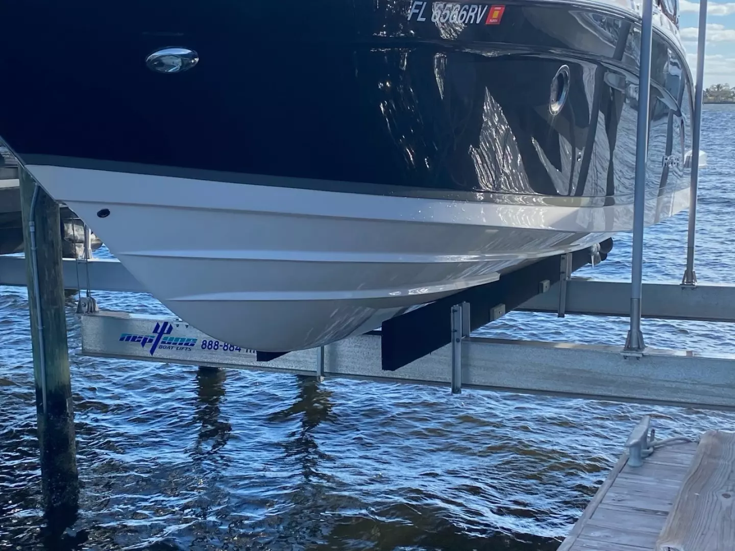 2016 Regal 3200 Bowrider - Image 14