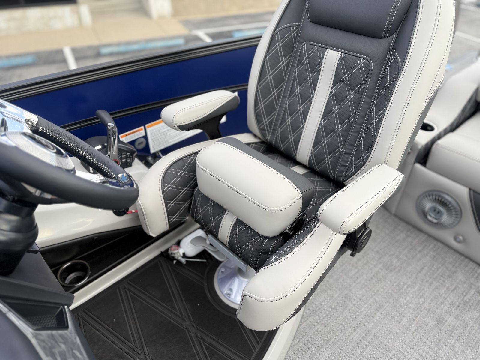 2026 Barletta Lusso L25UCA - 23
