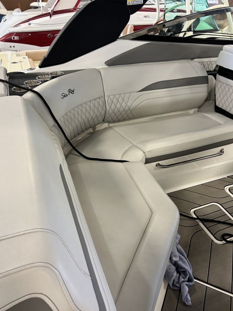 2023 Sea Ray SLX 260 - 8