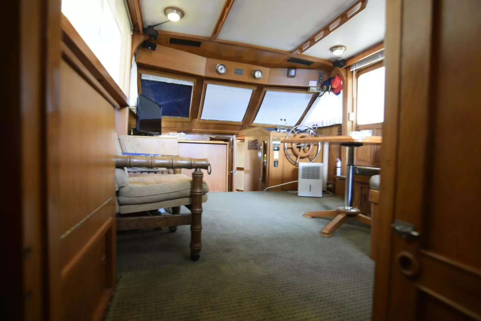 1987 Jefferson Sundeck - Image 22