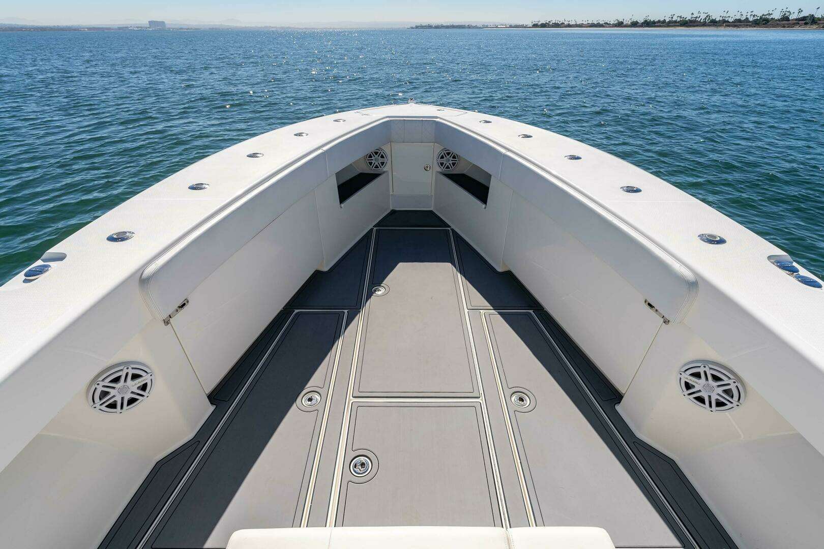 2018 SeaVee 370 Z - Image 5