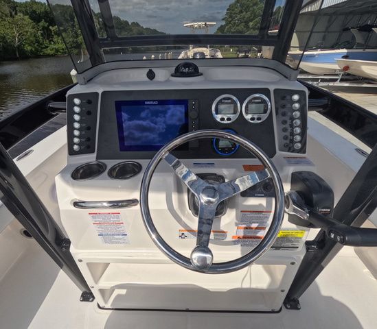 2026 Robalo Cayman 226 In Stock Trailer Included - 29