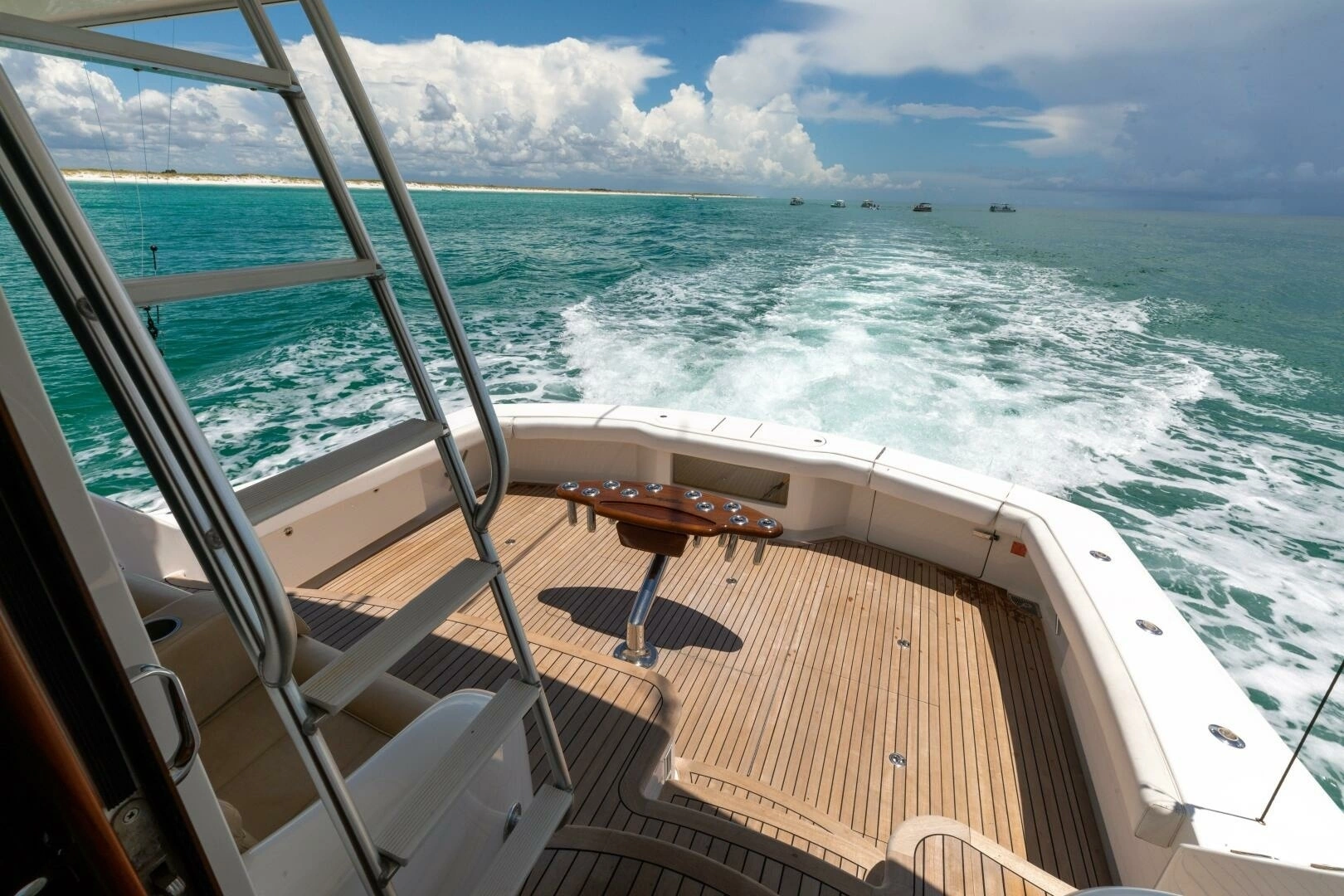 2015 Viking 70 Convertible - Image 39