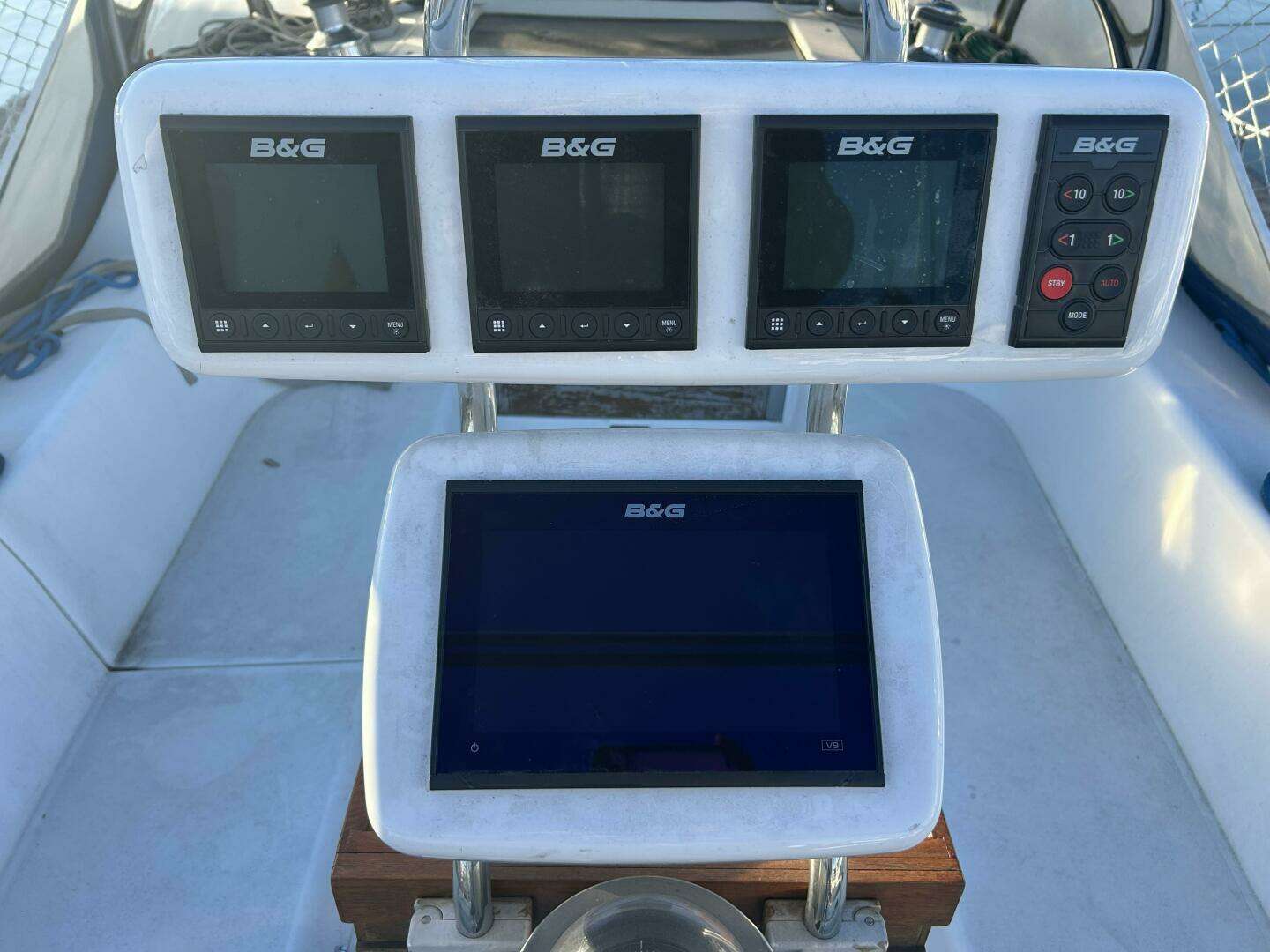 1995 Catalina 320 - Image 53