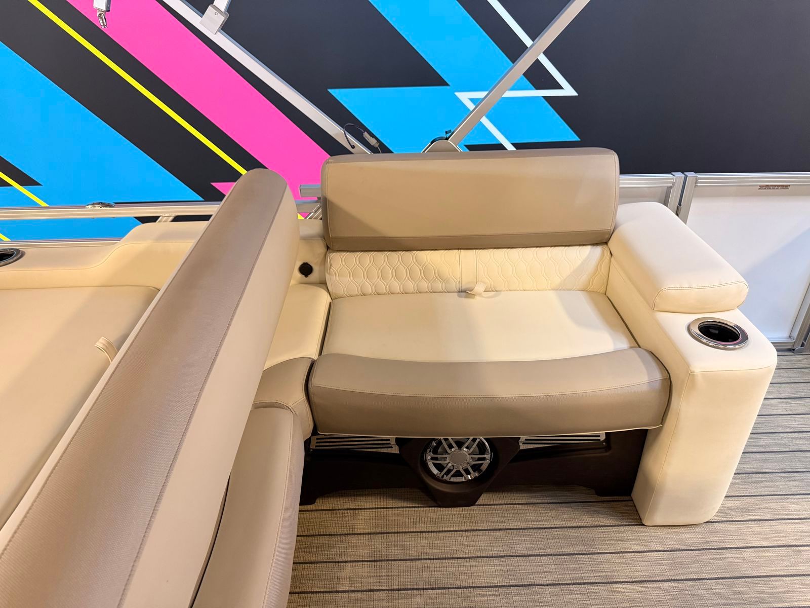 2026 Avalon LSZ Versatile Rear Lounger 23X8.5 TT - 12