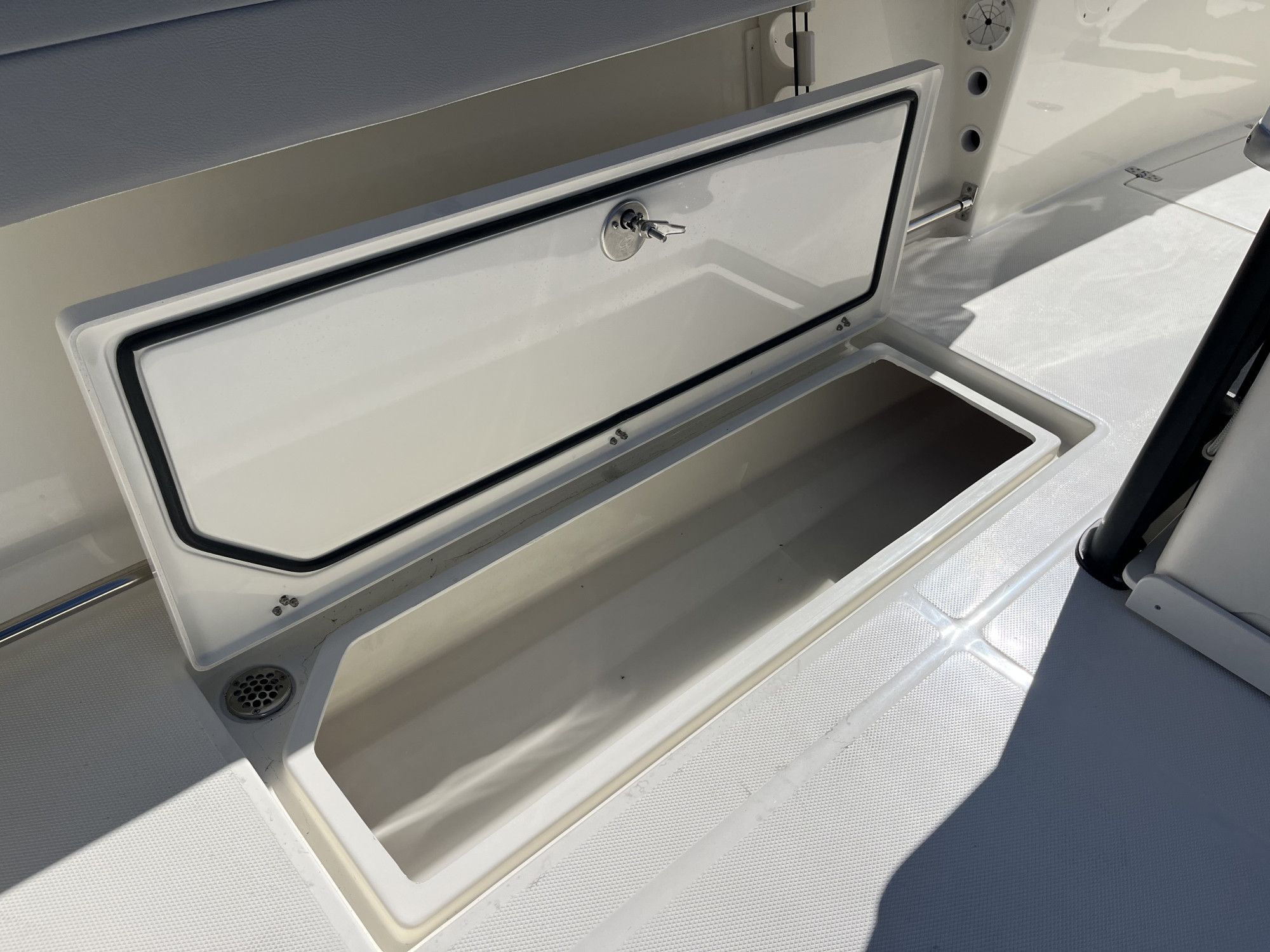 2026 Cobia 285 Open Center Console - 37