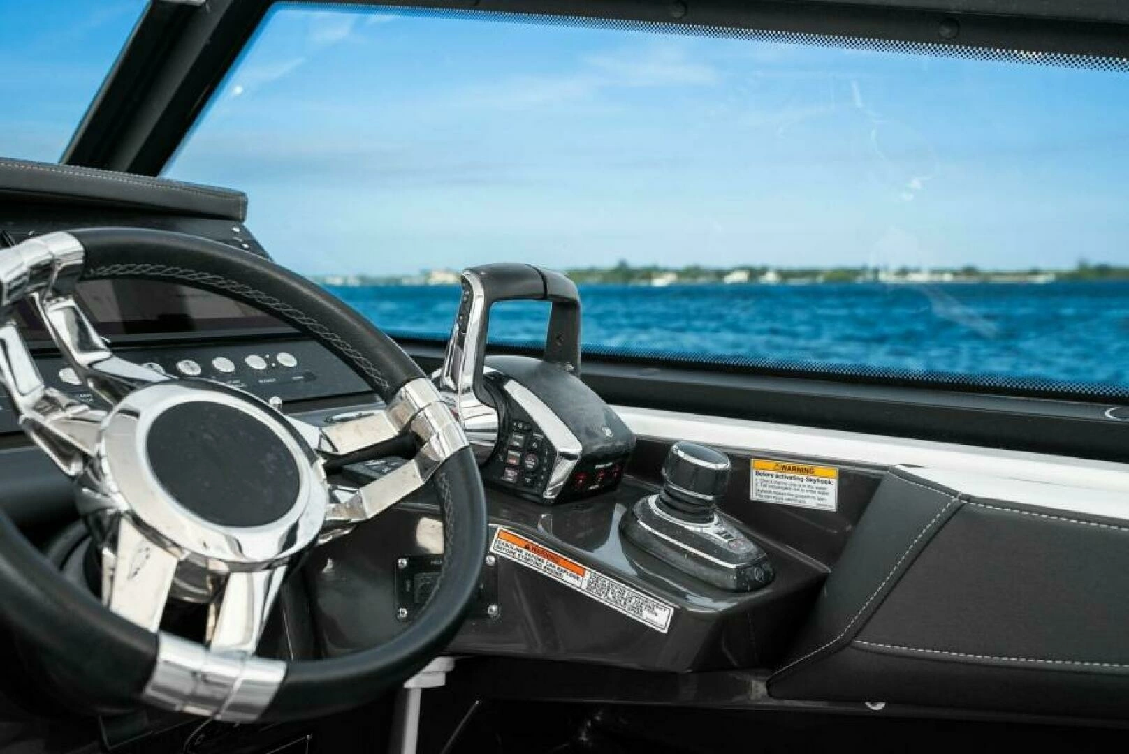 2023 Monterey 385 SS - Image 10
