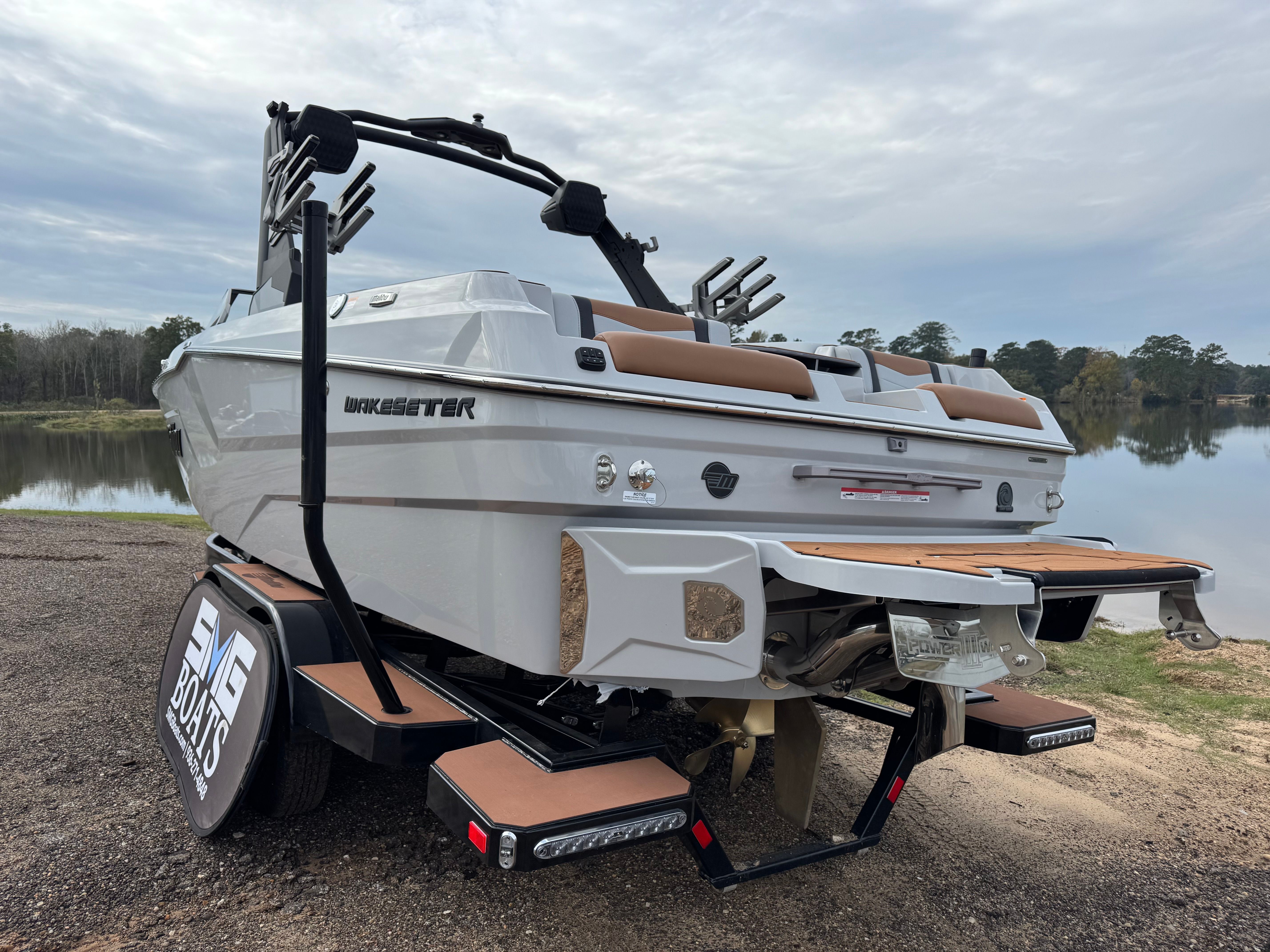 2026 MALIBU 23 MXZ - Image 3