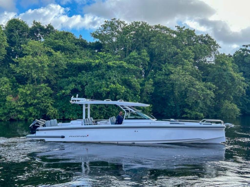 2024 Axopar 37 Sun-Top
