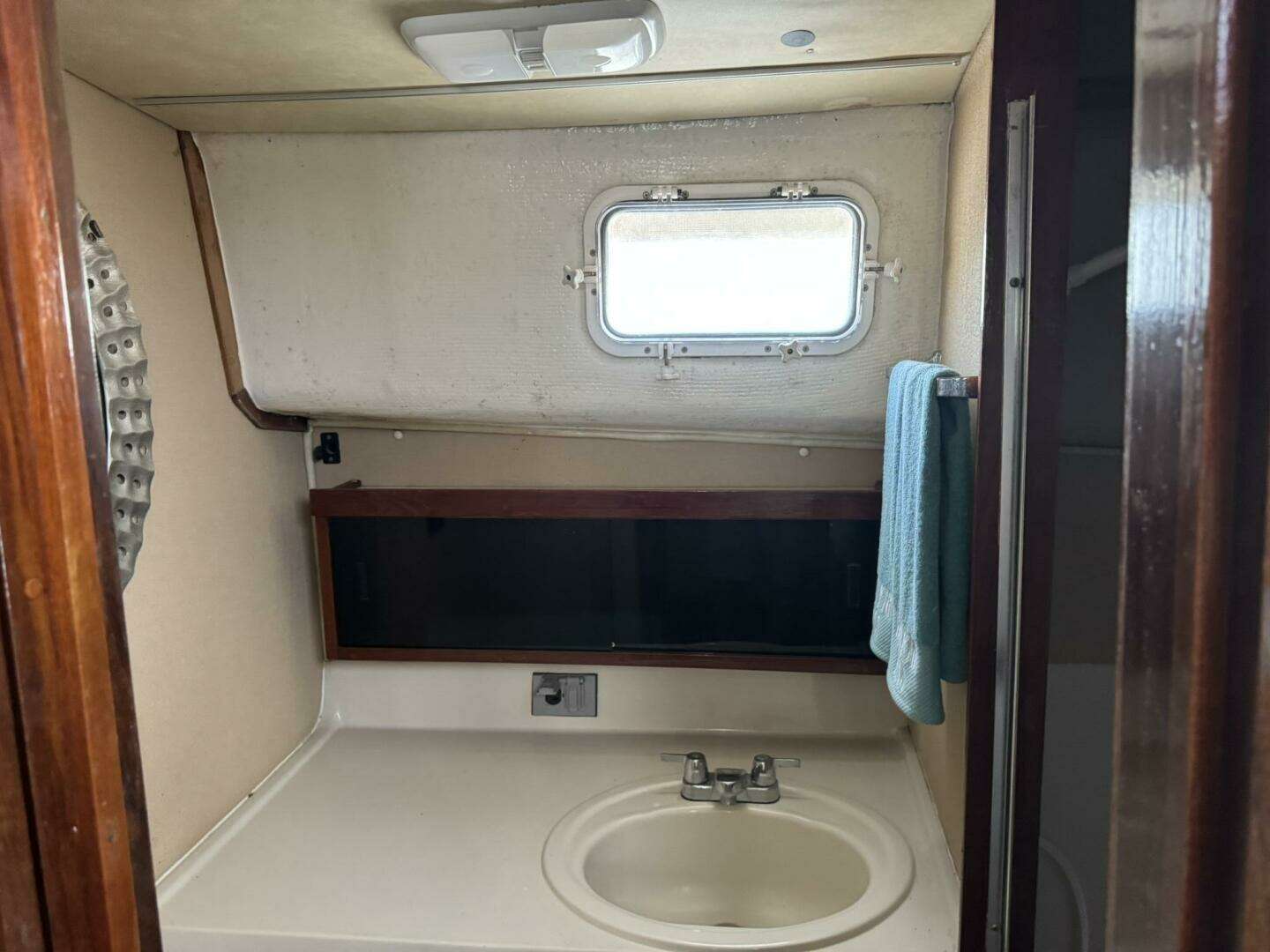 1984 Mainship 34 MK 111 - Image 68