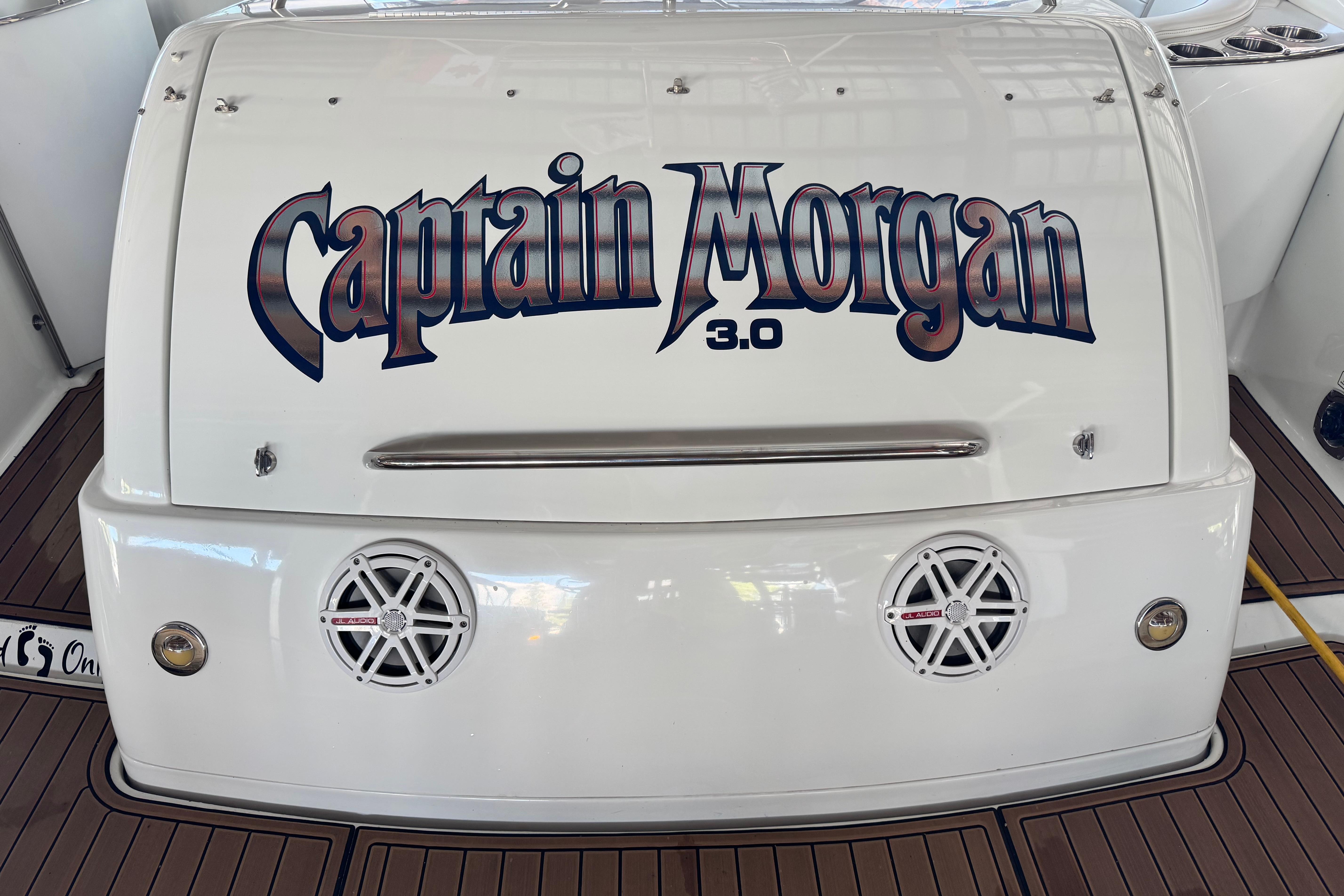 2008 Formula 400 Super Sport boat with "Captain Morgan 3.0" branding on the stern.